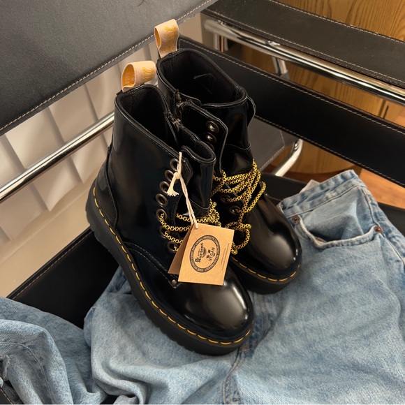 Dr. Martens- Vegan Jadon Max Platform Boots- Size 7 - Picture 4 of 9